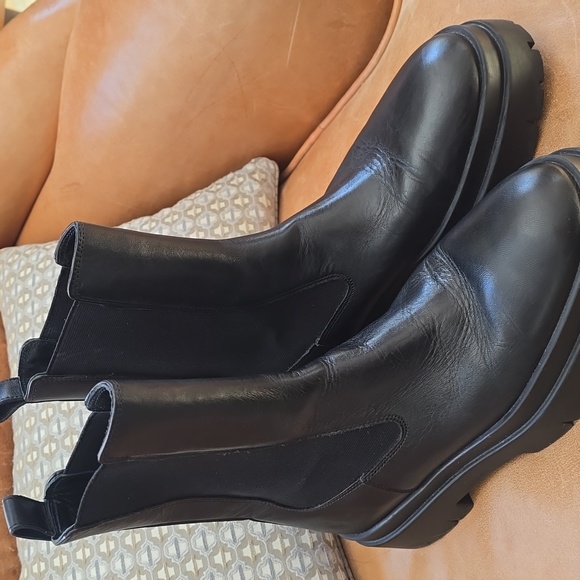 Zara Shoes - Zara Leather Lug Sole Boots